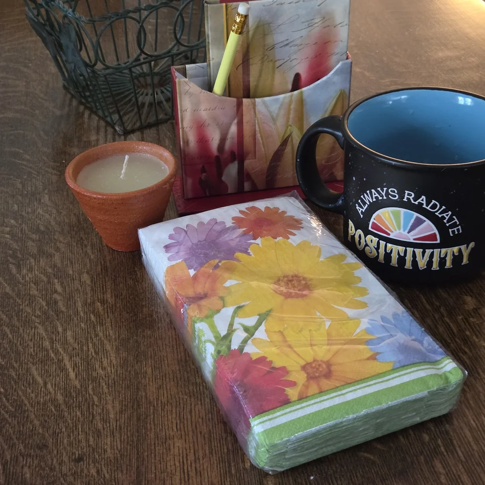 🎁❤️⭐🎁Positivity Mug Gift Set Bundle in a Vintage Green Wire Basket